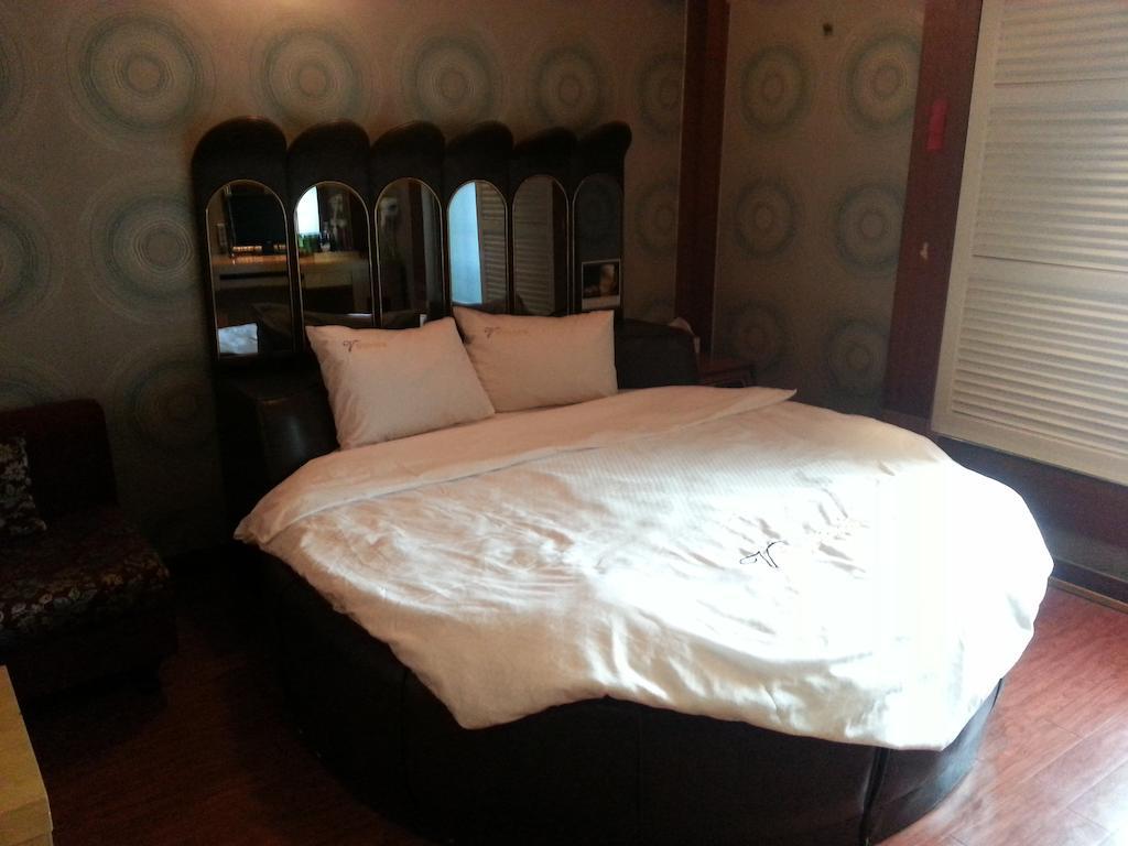 Valentine Hotel Kōyō Extérieur photo